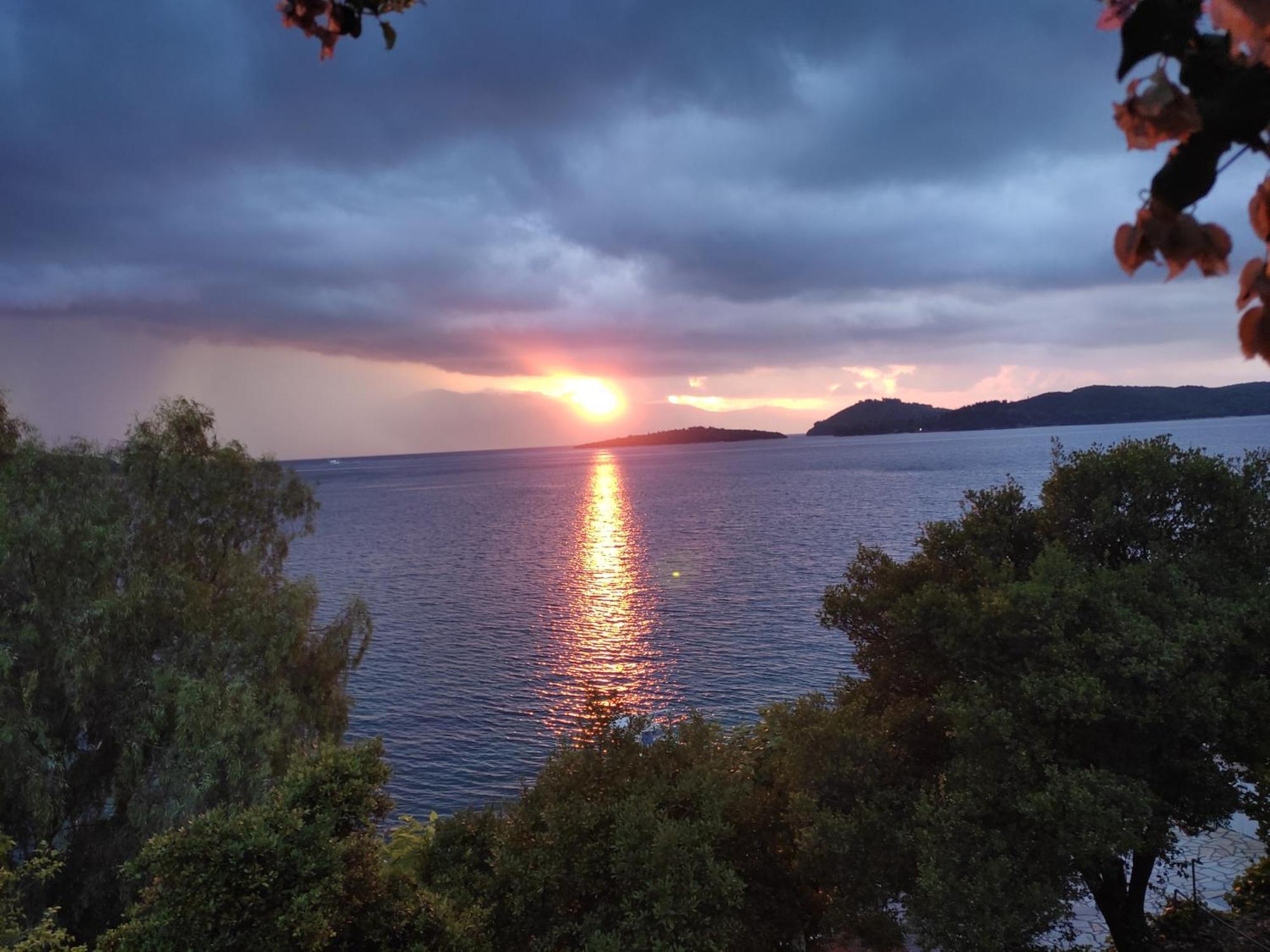 Yénion Korakias Seaviewヴィラ エクステリア 写真